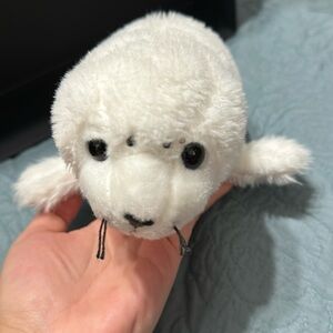 Stuffed toy animal 🦭